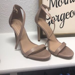 EUC Aldo 4 inch heels